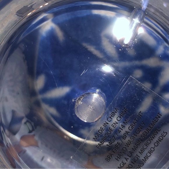 Lilly Pulitzer Blue Grotto Fan Favorite Engineered GWP Set Of 4 Cups - Picture 11 of 16